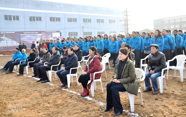 皖南電機(jī)200余人參加了開(kāi)工儀式 皖南電機(jī)200余人參加了開(kāi)工儀式