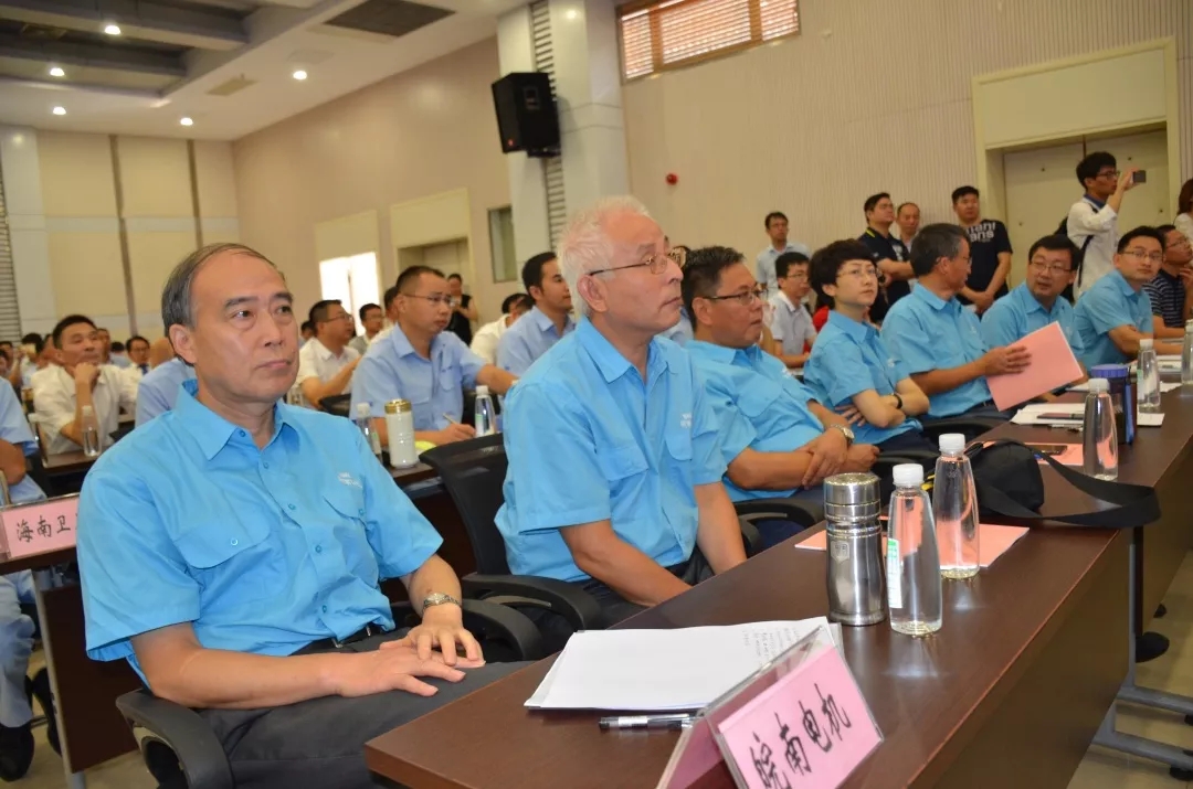 皖南電機(jī):皖南電機(jī):參加省質(zhì)量獎(jiǎng)評(píng)審的公司領(lǐng)導(dǎo) 公司代表在省質(zhì)量獎(jiǎng)答辯會(huì)現(xiàn)場(chǎng) 皖南電機(jī):皖南電機(jī):參加省質(zhì)量獎(jiǎng)評(píng)審的公司領(lǐng)導(dǎo) 公司代表在省質(zhì)量獎(jiǎng)答辯會(huì)現(xiàn)場(chǎng)